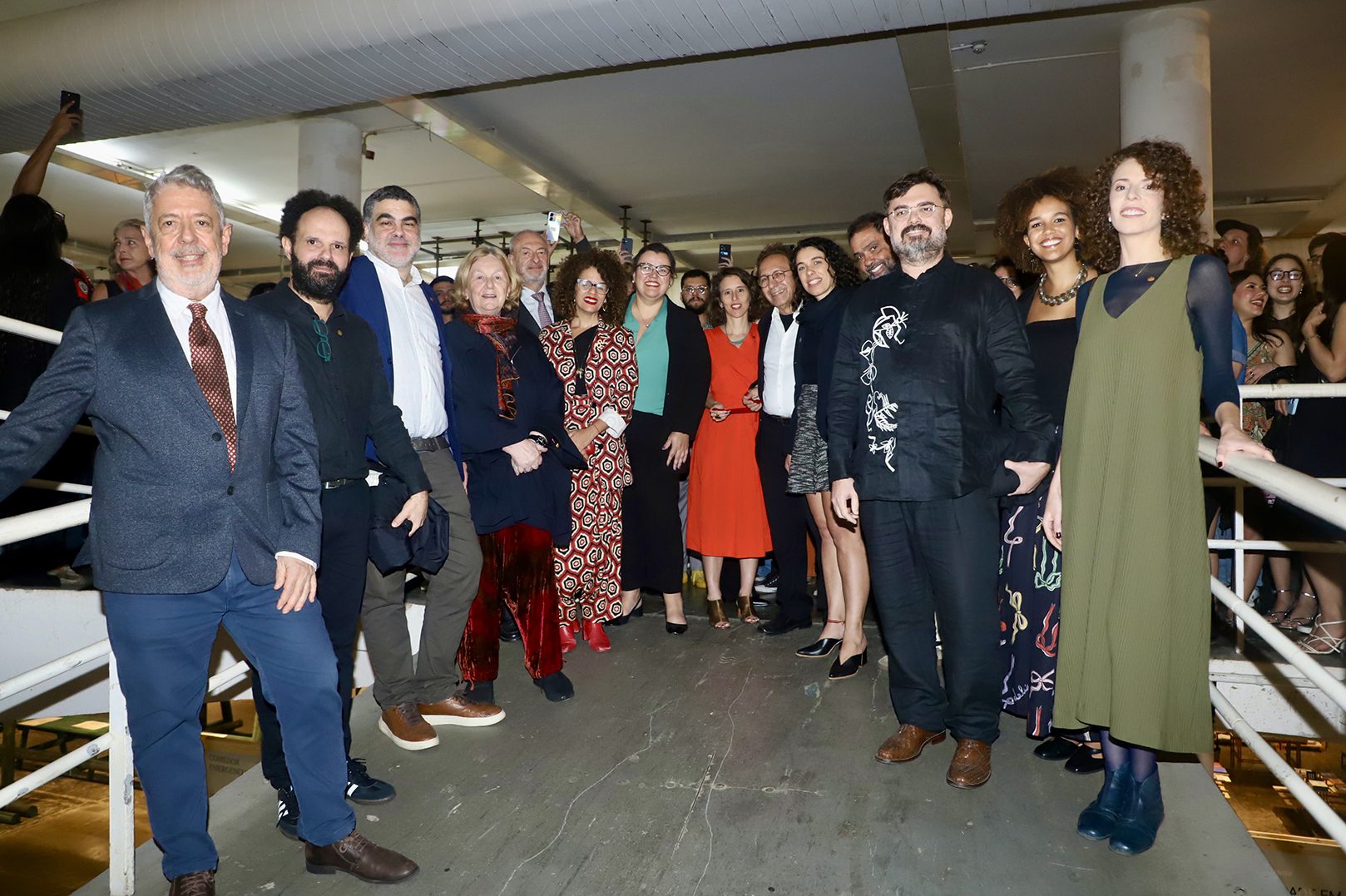 Comitê curatorial e autoridades na 14ª BIAsp - Foto Denise Andrade