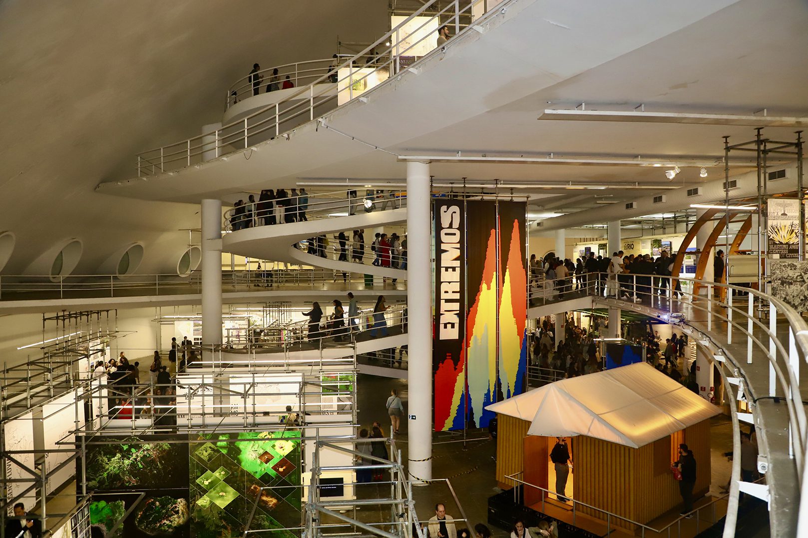 Rampas da Oca cheias na abertura da 14ª BIAsp - Foto Denise Andrade